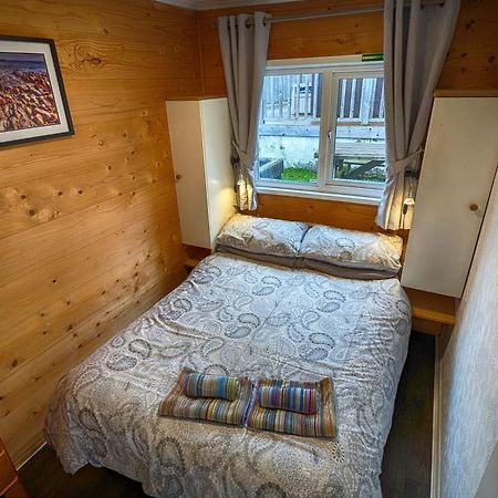 Caswell Beach Chalet 70 Located In Gower Peninsula Swansea Dış mekan fotoğraf